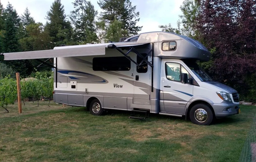 Winnebago View 24D Class C motorhome
